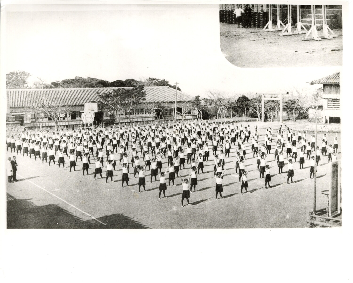 沖縄県首里市立女子工芸学校　卒業記念写真帖　1931年